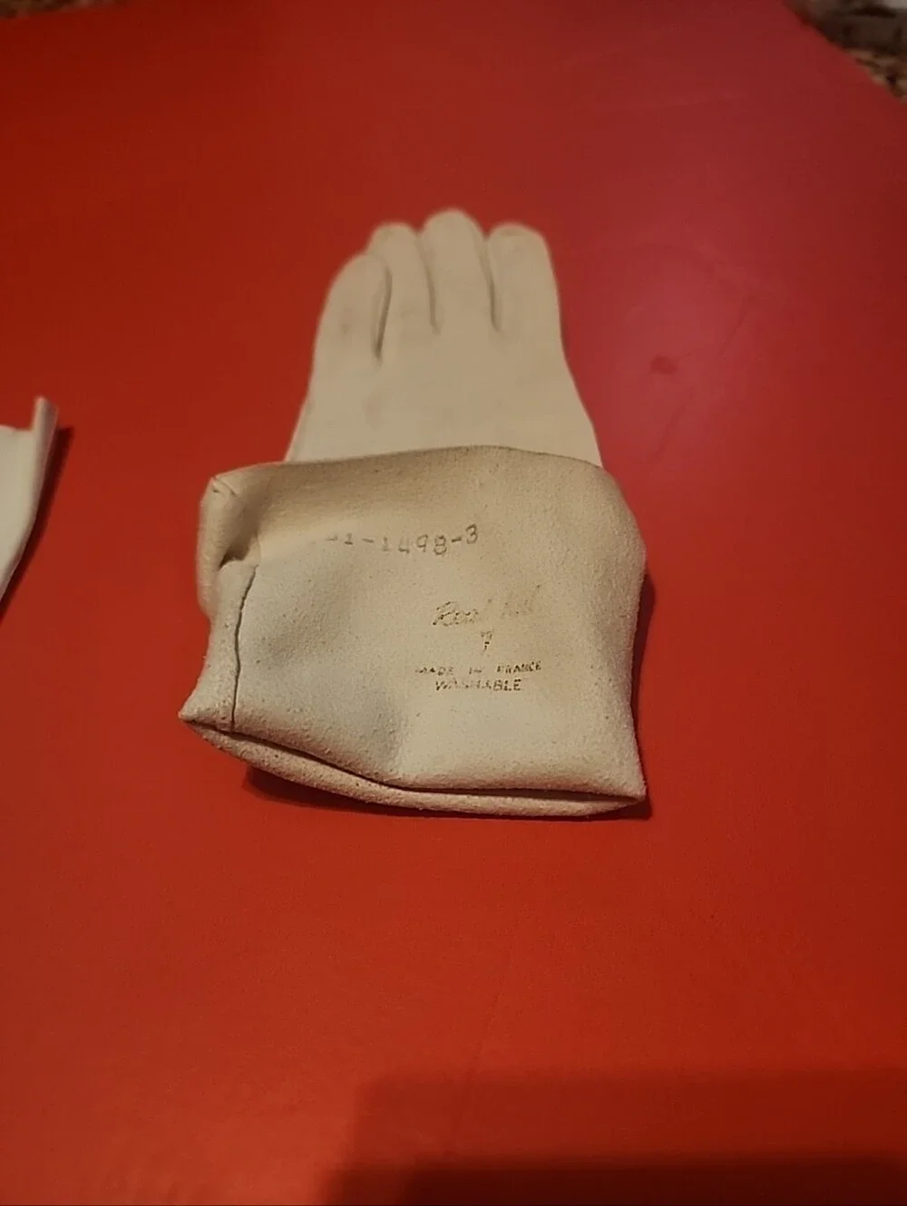 Vintage 1960s Off White Kidskin Leather Gloves Size 6 1/2 Mid Arm Unlined